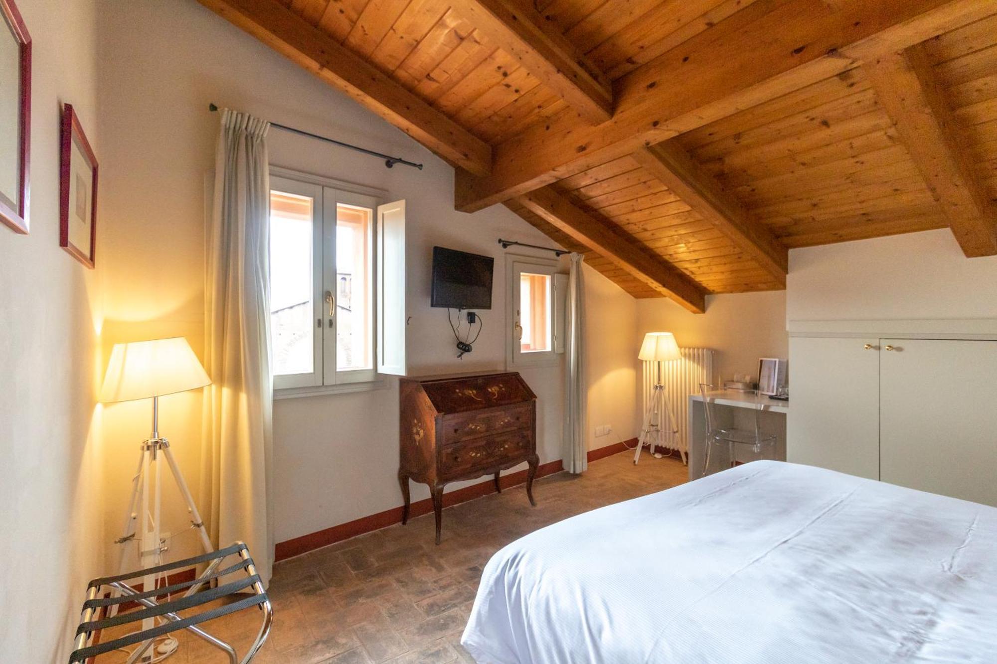 Casa Isolani Guest House Santo Stefano — Photos 1