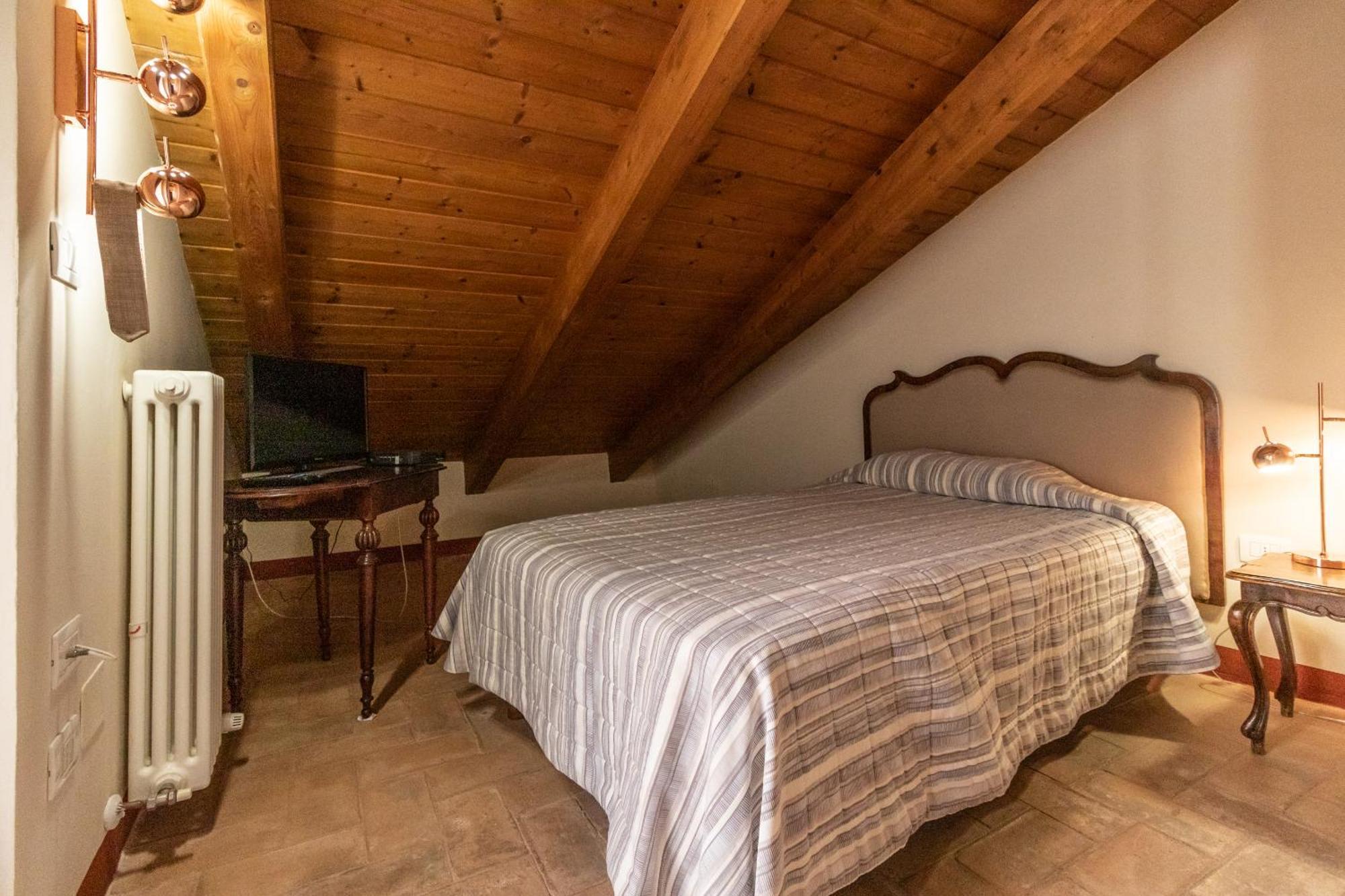 Casa Isolani Guest House Santo Stefano — Photos 2